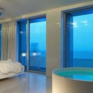 Luxury King Suite