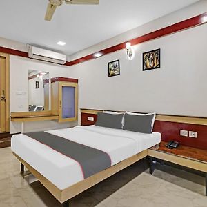 Super Collection O Sri Sai Ram Suites